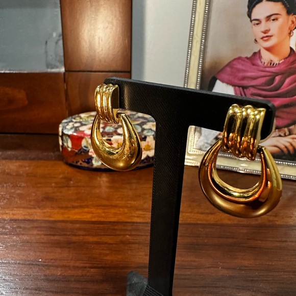 Vintage Napier Gold Tone Door Knocker Earrings – Post Back - Picture 4 of 11